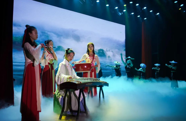 喜迎二十大 · 永遠跟黨走 · 奮進新征程——學院第三屆經典誦讀（學生組）圓滿閉幕