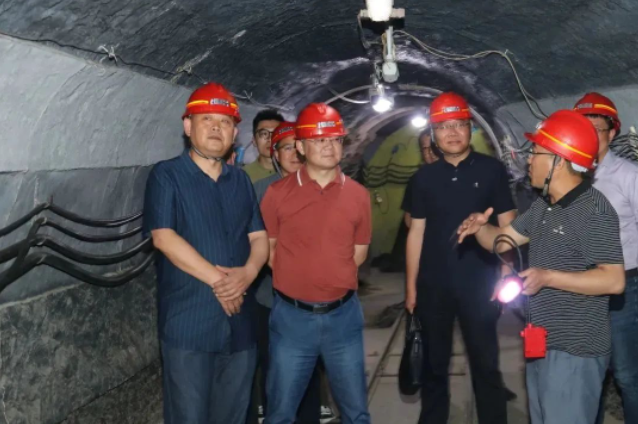 邱國援帶隊到云南能源職業(yè)技術(shù)學(xué)院參觀學(xué)習(xí)并開展校校合作交流調(diào)研