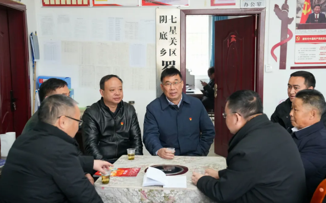 周杰帶隊赴鄉村振興駐村聯系點走訪調研